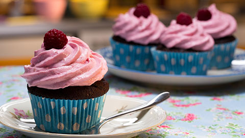 Schoko Kusst Himbeer Cupcakes Rezept Schoko Kusst Himbeer Cupcakes Rezept